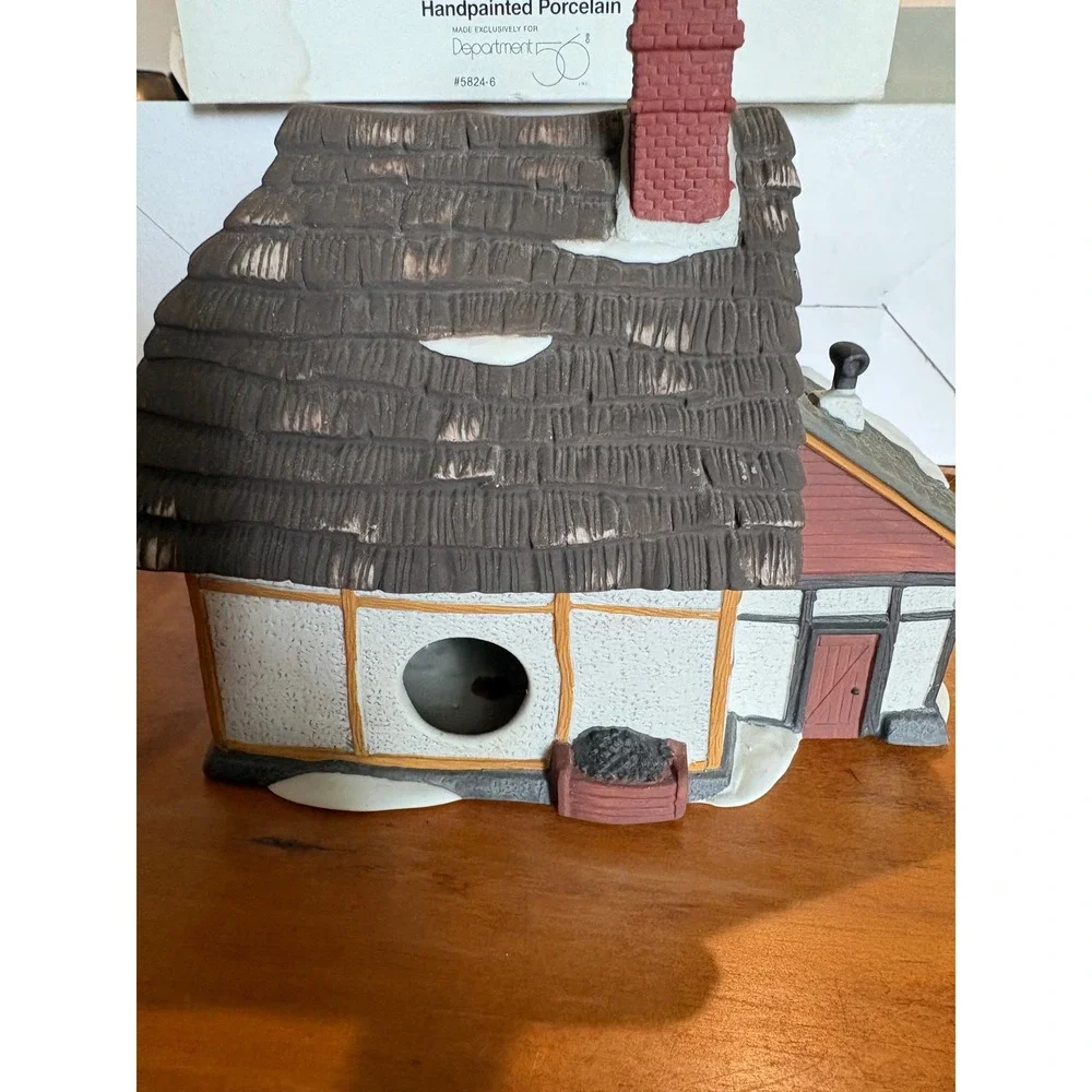 Department 56 Dickens Village OS Cottage Multicolor Mr & Mrs Pickle 5824-6
